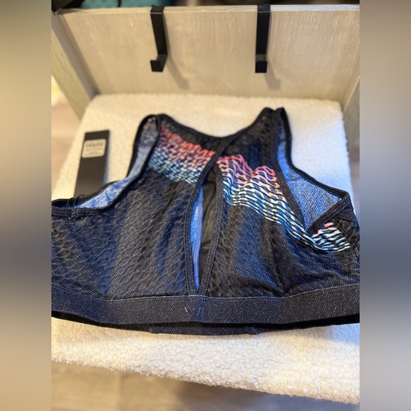 Peloton x WITH Women’s High Neck Bra 2.0 Candy Roller Girl Print Size M NWT - Picture 10 of 10
